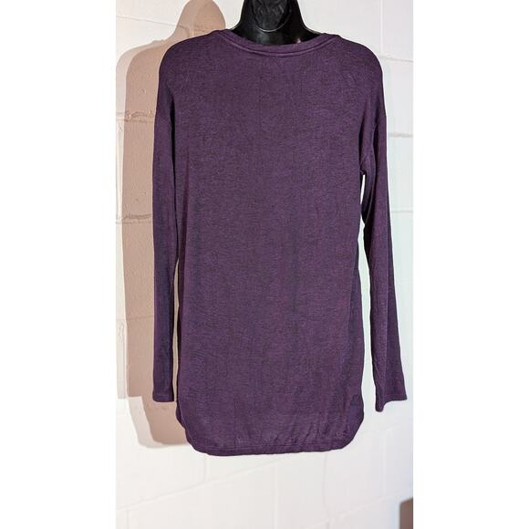 Daisy Fuentes Long Sleeve Tunic Top Basic Shirt Lightweight Sweater Medium - Picture 3 of 5